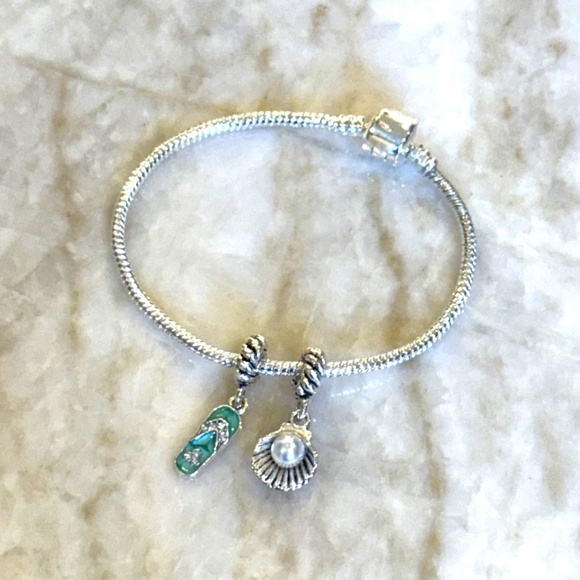 Celebrity Cruise Lines Collectible Charm Bracelet Flip Flop and Oyster Charms - Picture 3 of 15